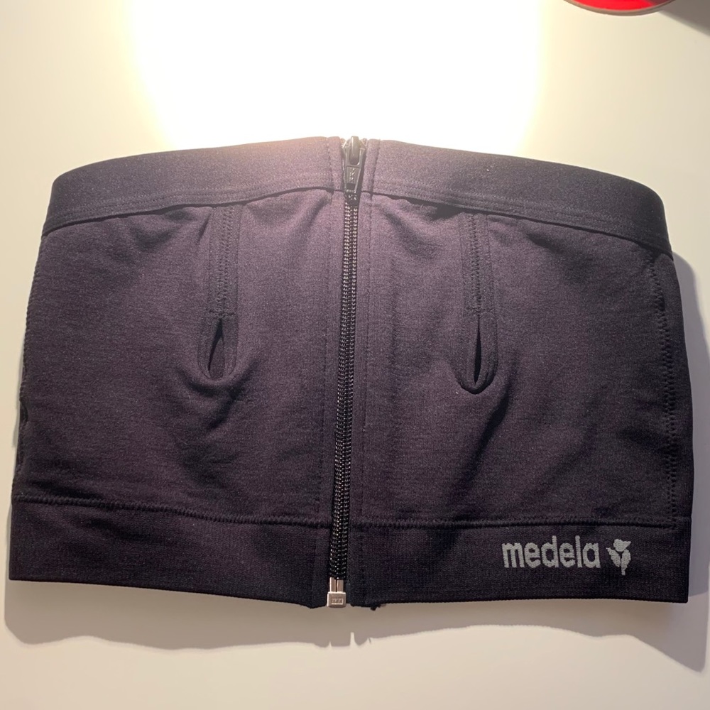 Medela Easy Expression Hands Free Pumping Bra